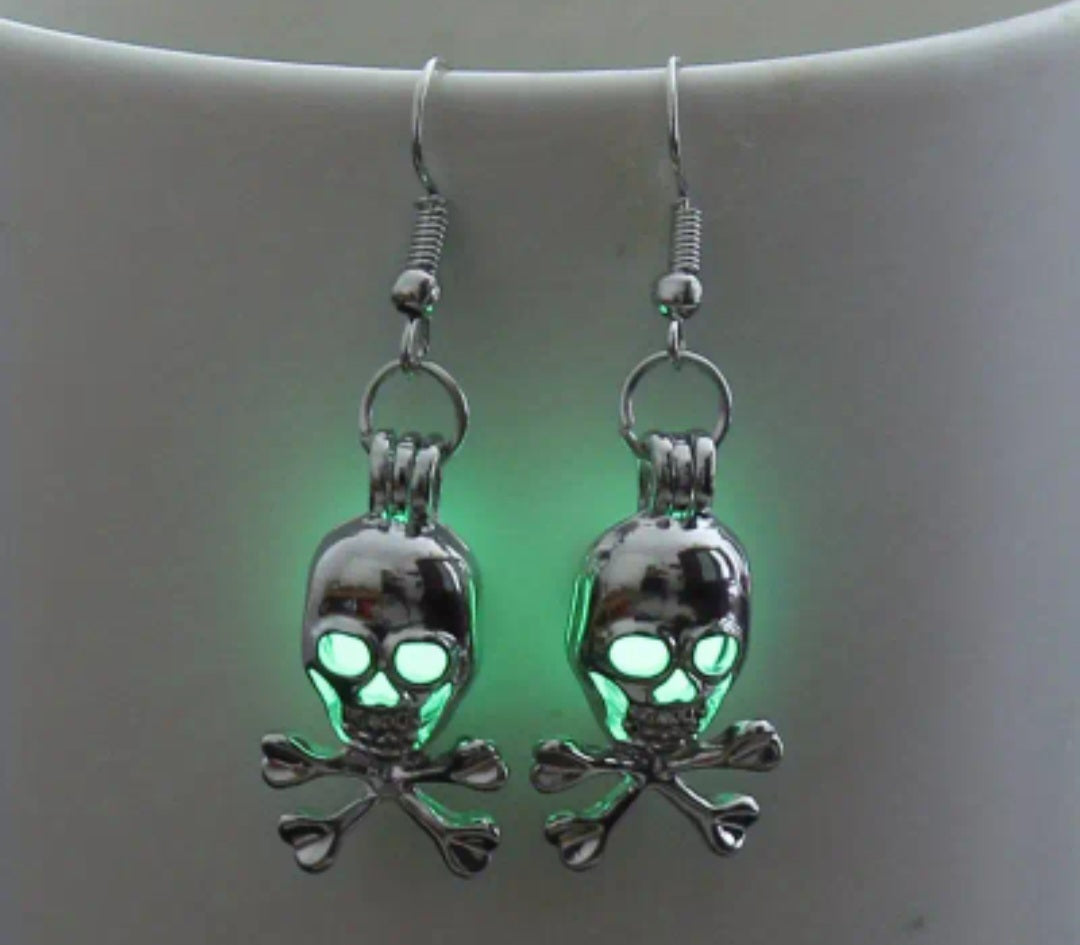 🌟New🌟 GID Skull Earrings