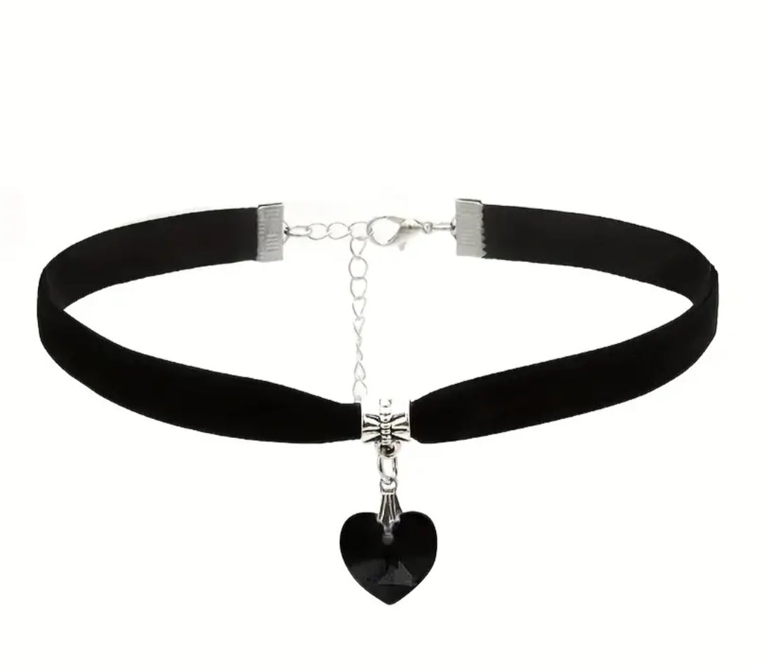 🌟New🌟 Velvet Heart Cameo Choker Necklace