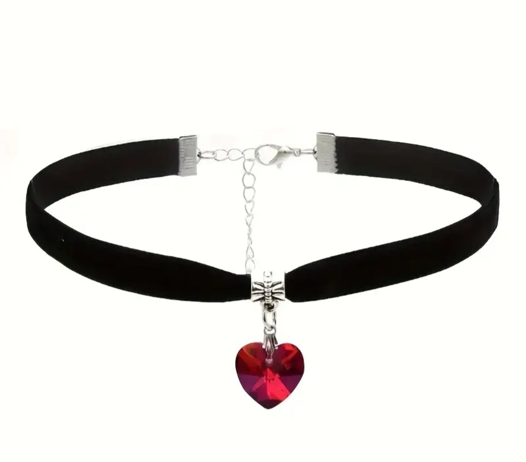 🌟New🌟 Velvet Heart Cameo Choker Necklace