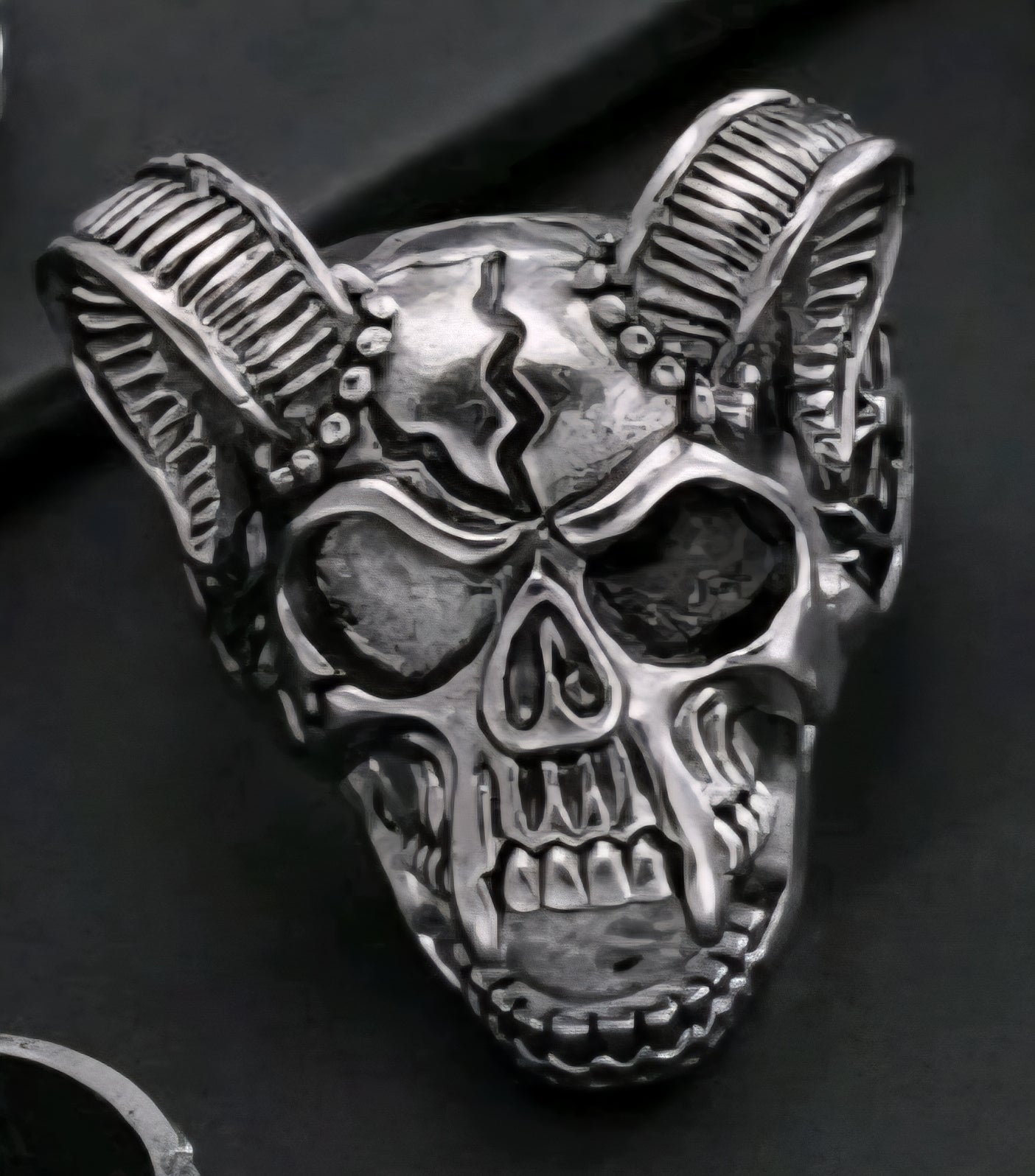 🌟New🌟 Horned Skull Ring Men's Size