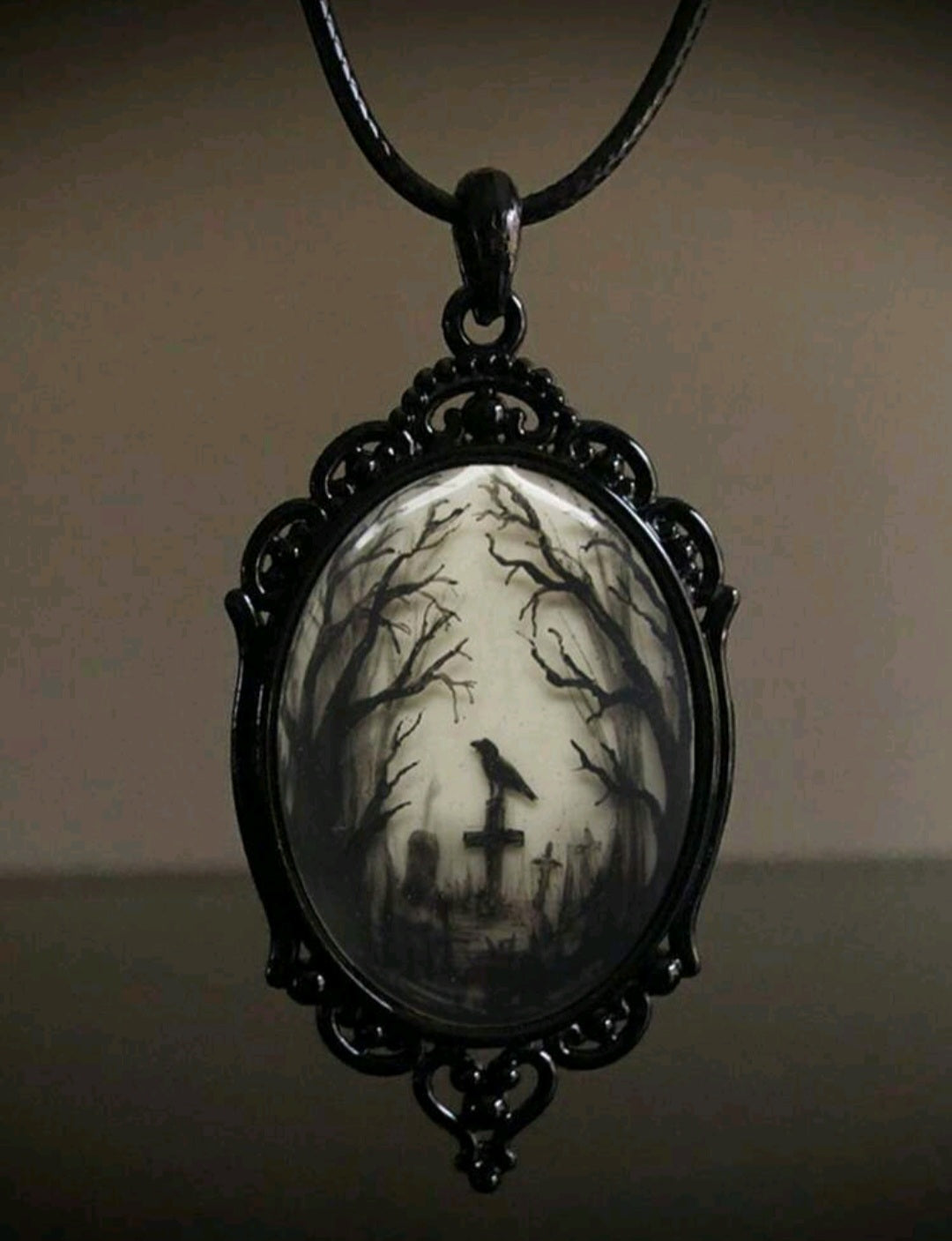 🌟New🌟 Gothic Crow Cameo Necklace