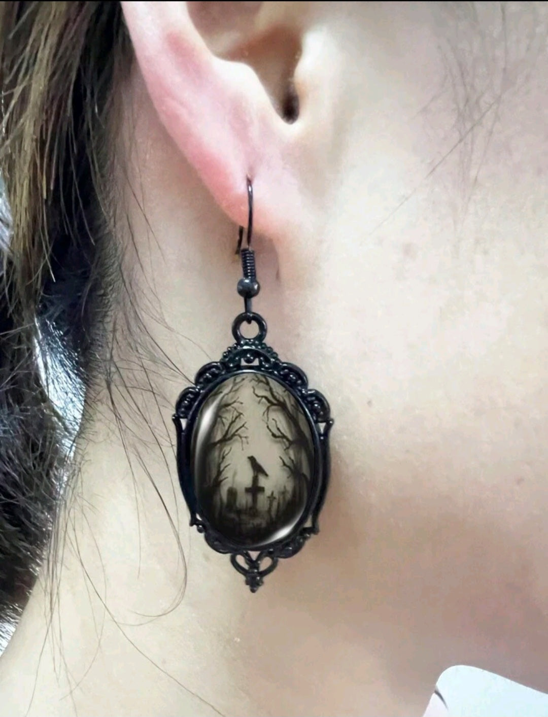 🌟New🌟 Cameo Ivory Crow Earrings