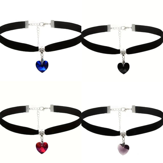 🌟New🌟 Velvet Heart Cameo Choker Necklace