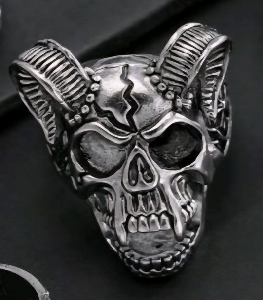 🌟New🌟 Horned Skull Ring Men's Size